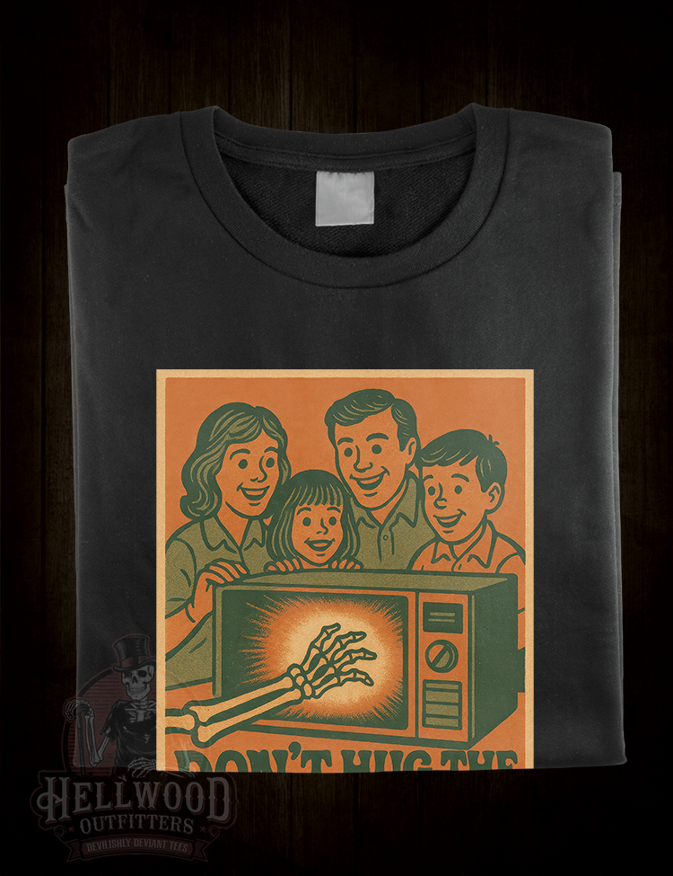 Hellwood Outfitters Don’t Hug The Microwave retro graphic tee